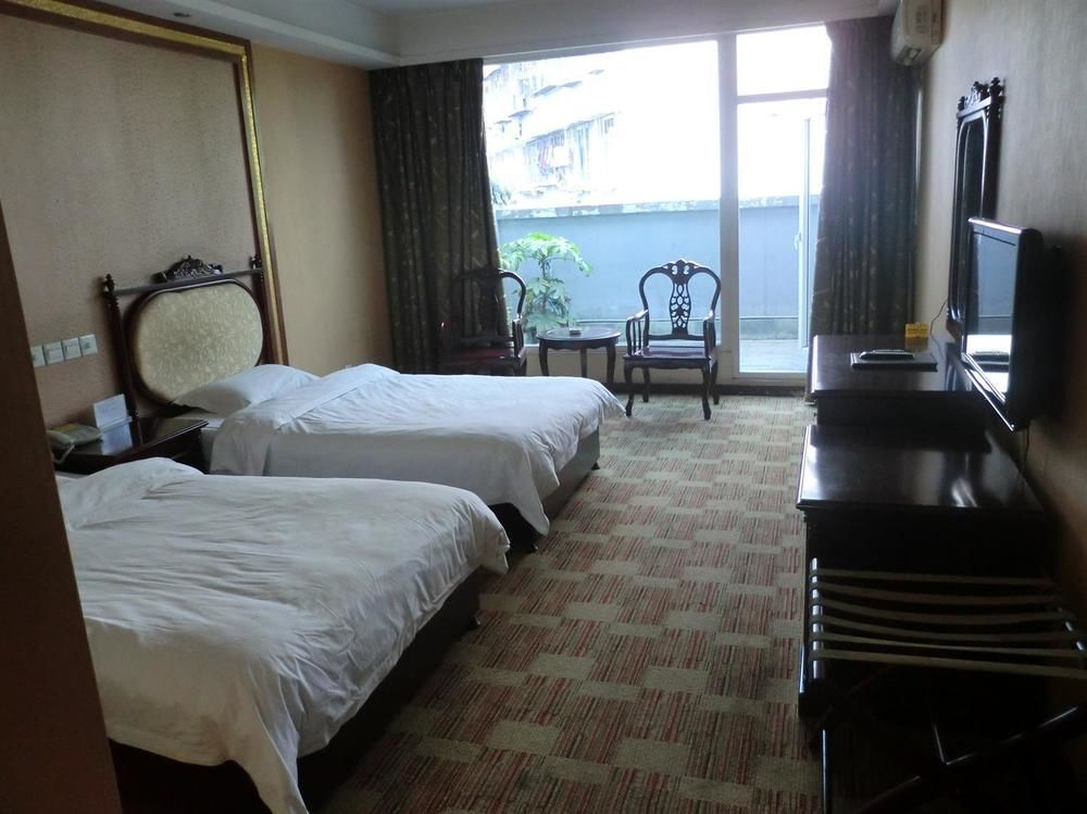 Huayu South City Hotel Wenjiang Exteriör bild