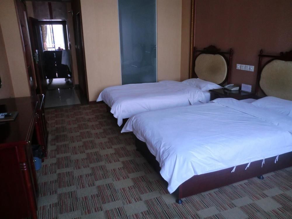 Huayu South City Hotel Wenjiang Exteriör bild