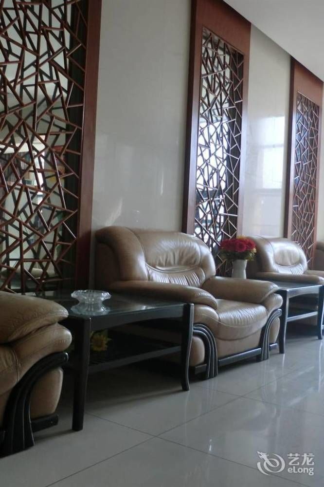 Huayu South City Hotel Wenjiang Exteriör bild