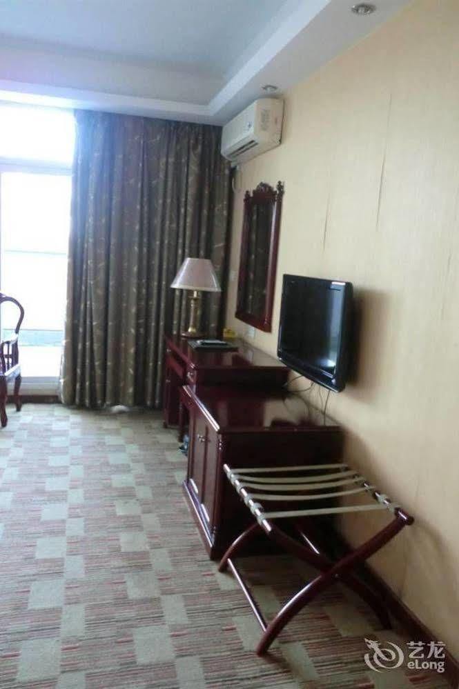 Huayu South City Hotel Wenjiang Exteriör bild