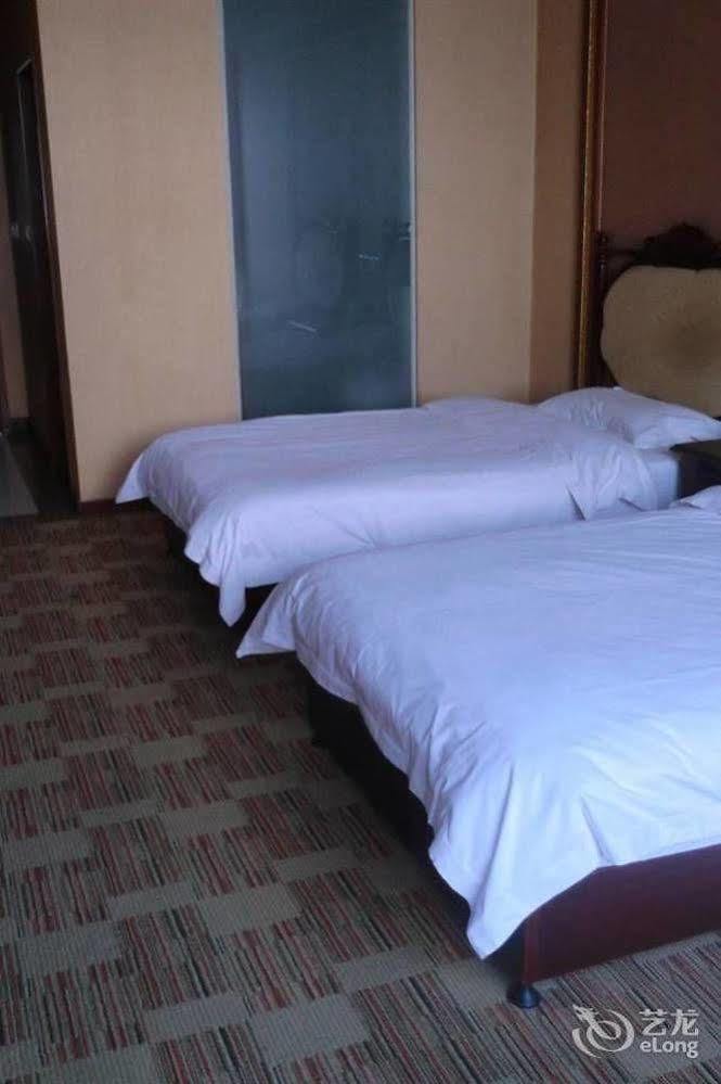 Huayu South City Hotel Wenjiang Exteriör bild