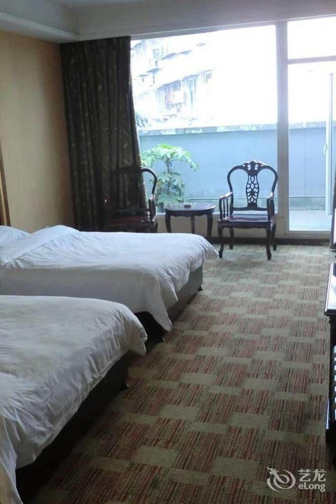 Huayu South City Hotel Wenjiang Exteriör bild