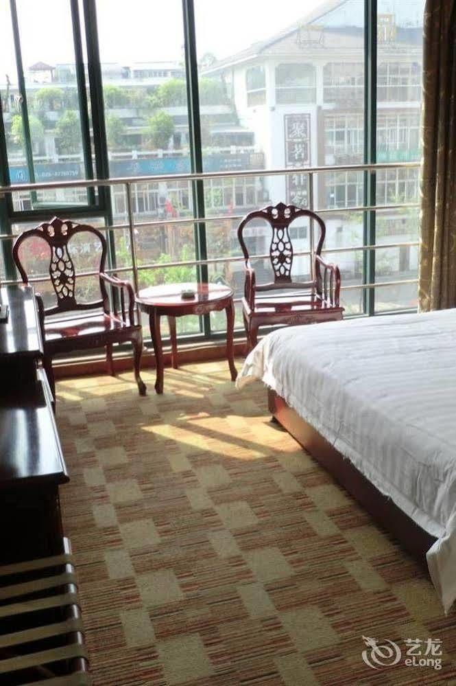 Huayu South City Hotel Wenjiang Exteriör bild